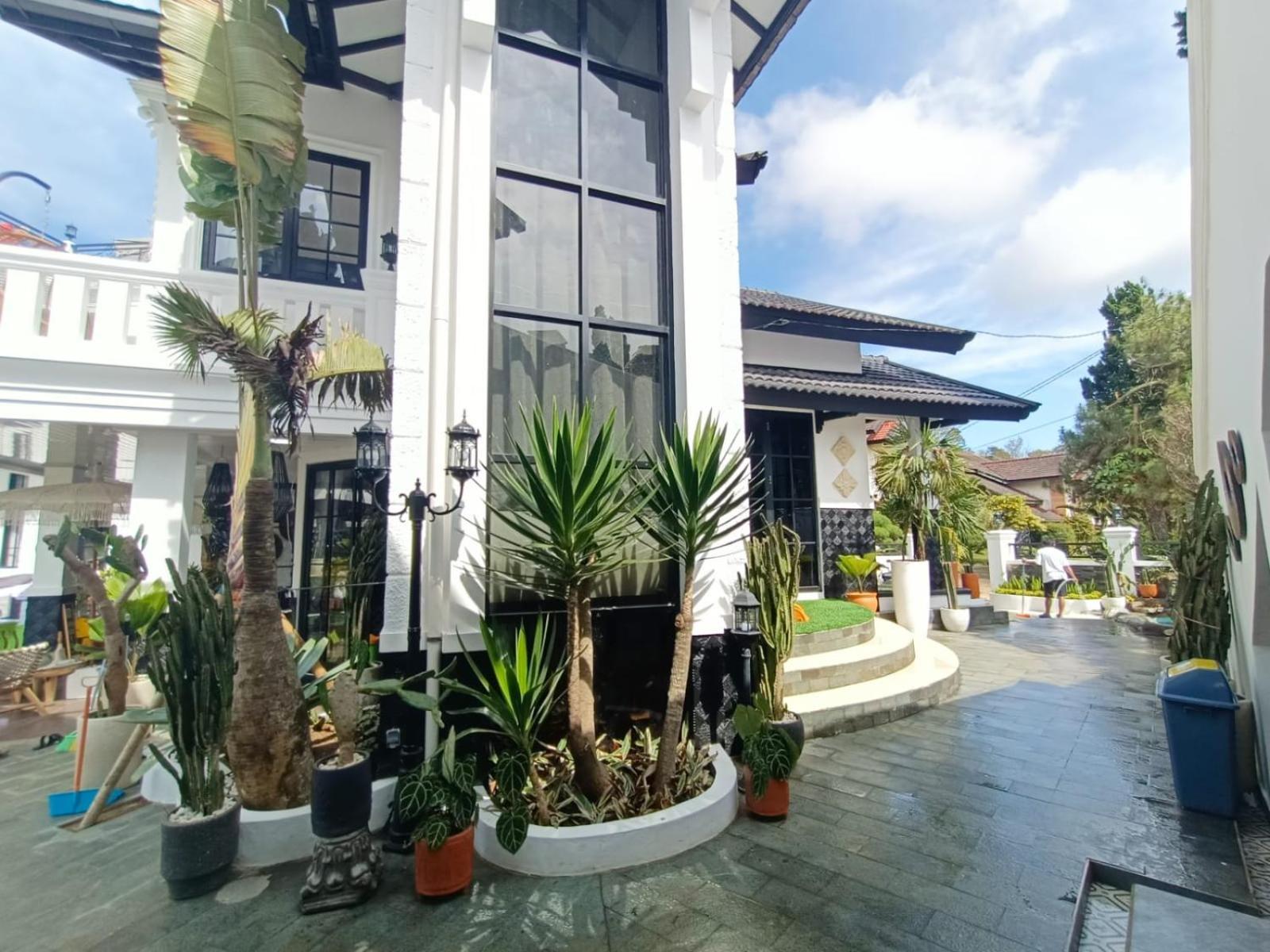 Villa Kota Bunga Malini 10 Cikundul Buitenkant foto
