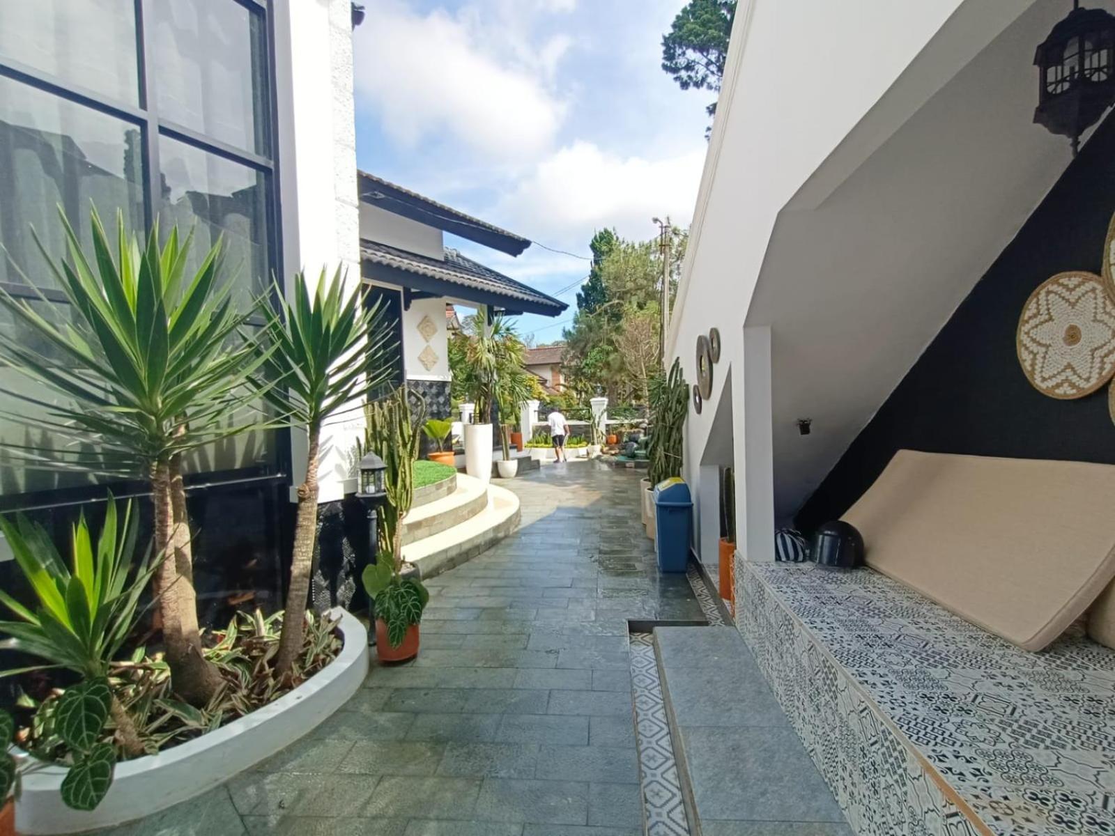 Villa Kota Bunga Malini 10 Cikundul Buitenkant foto